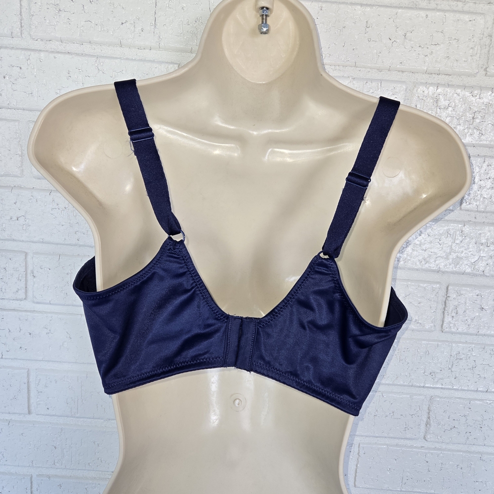 2002 Lilyette brand underwire bra.  Lilyette Navy Blue Lace Bra - Picture 3 of 4